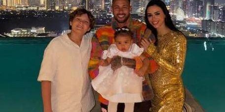 bob半岛体育-曝光自己手机壳上文字 内马尔还想打2026年世界杯