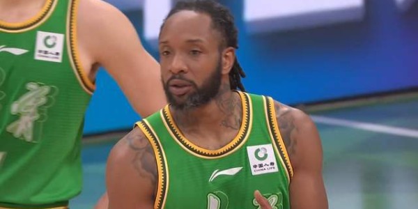 bob半岛体育官网-虽败犹荣！辽篮4分惜败给山西，杨鸣一点不怂，赵继伟手感太差了