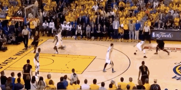 9年前今天：老詹钉板一哥&amp;amp;amp;欧文绝命三分 骑士总决赛逆转勇士夺冠