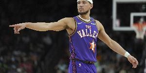 准绝杀完成救赎！布克18中7拿到19分7板12助