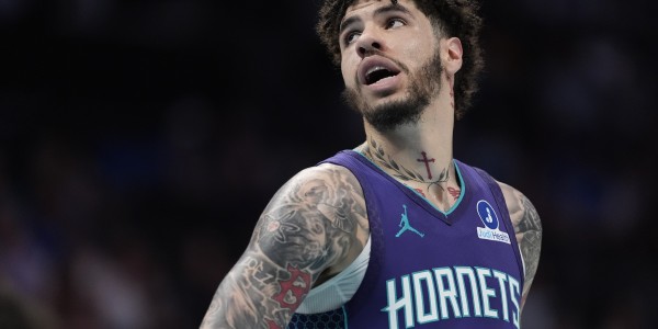 虎头蛇尾！拉梅洛·鲍尔24中12&amp;amp;三分15中6空砍36+5+6 末节零分