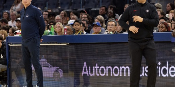 bob半岛体育平台-科尔：卢是顶级教练 他最厉害的一点就是坚守战术 稳住球员心态