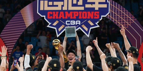 bob半岛体育官方网站-追光 | CBA多起重磅交易，传递什么信号？