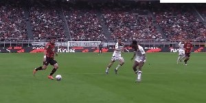 bob半岛体育官方网站-【意甲】吉鲁破门佳夫乌龙 AC米兰3比3热那亚