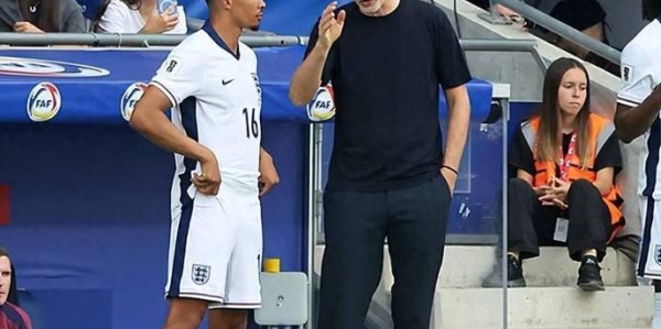 bob半岛体育官方网站-名宿公开炮轰：图赫尔针对阿诺德！这就是私人恩怨，完全没道理|英格兰|亚历山大-阿诺德|加里-莱因克尔|乌拉圭足球队|英格兰足球队_新浪体育_新浪新闻