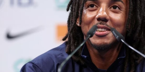 bob半岛体育-孔德谈亚马尔、登贝莱竞争金球奖：两个人都值得获奖