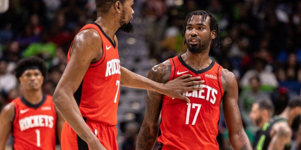 bob半岛体育官方网站-35个助攻！伊森复苏拔高首发攻防上限 理想篮球各司其职全力冲刺