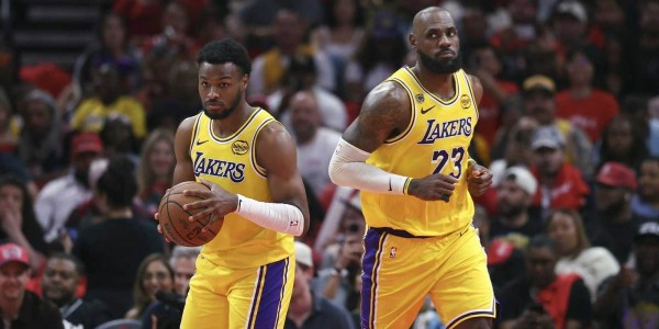 bob半岛体育-湖人队布朗尼詹姆斯在季后赛接父亲的空中接力传球后，激动不已