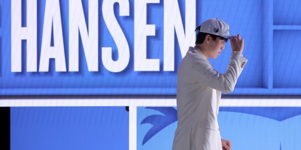 bob半岛体育平台-队记：这几天波特兰本地球迷对杨瀚森从不理解，逐渐转向期待和兴奋